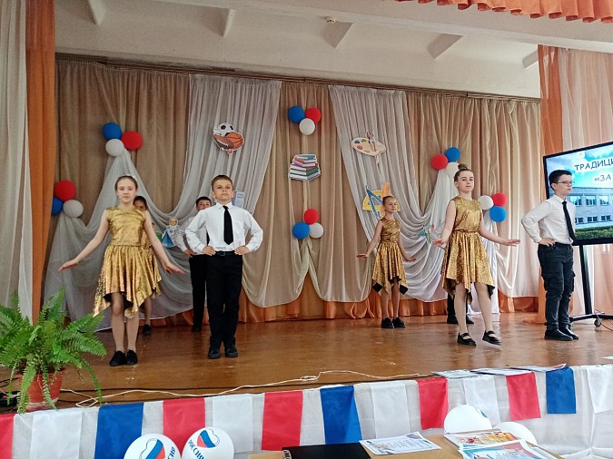 В школе №18 чествовали лучших учеников фото 10