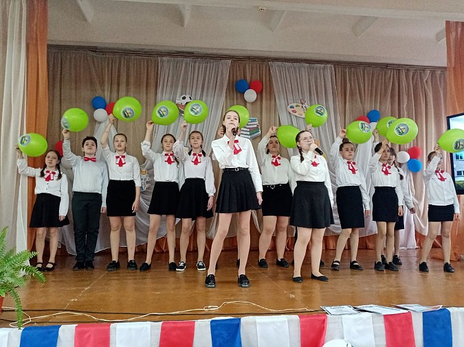 В школе №18 чествовали лучших учеников фото 8