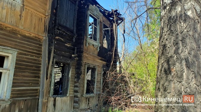 В историческом центре Кинешмы сгорел третий за два дня нежилой дом фото 5