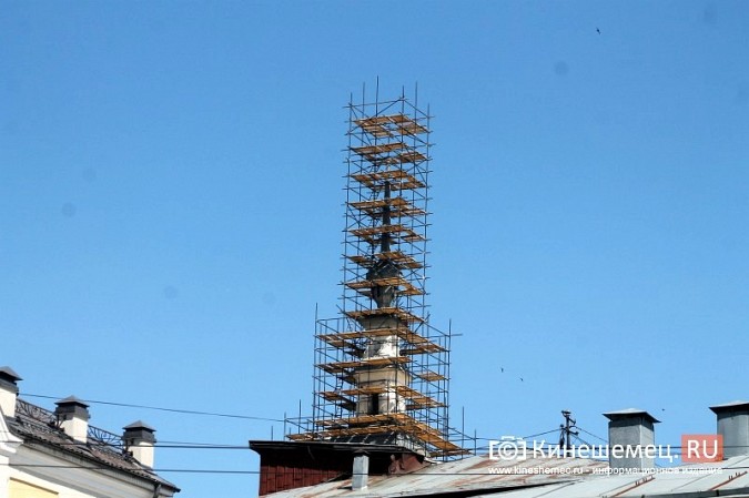 Реставраторы колокольни Троицко-Успенского собора завершили монтаж строительных лесов фото 2