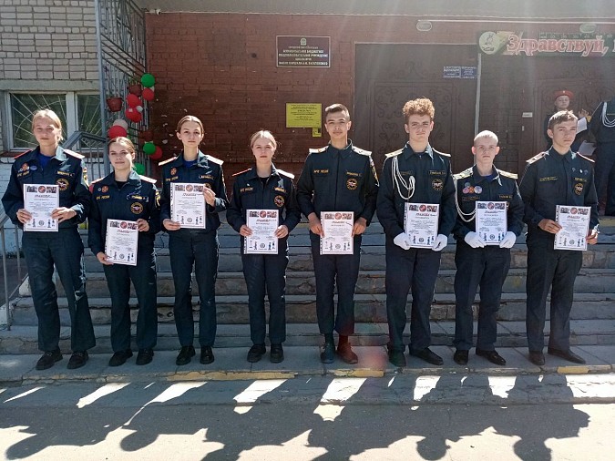 Полонез и падеграс: в школе №18 отгремел кадетский бал фото 7