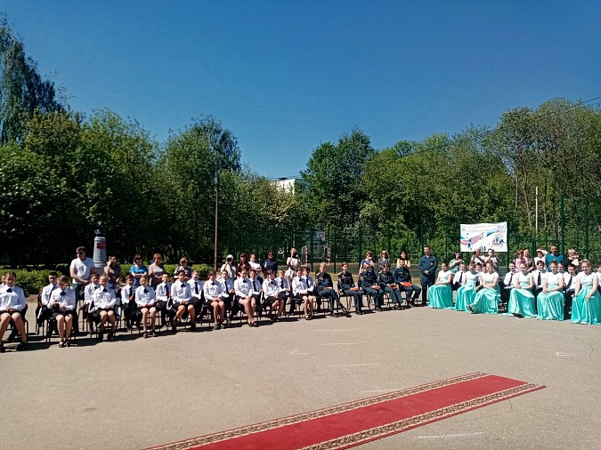 Полонез и падеграс: в школе №18 отгремел кадетский бал фото 2