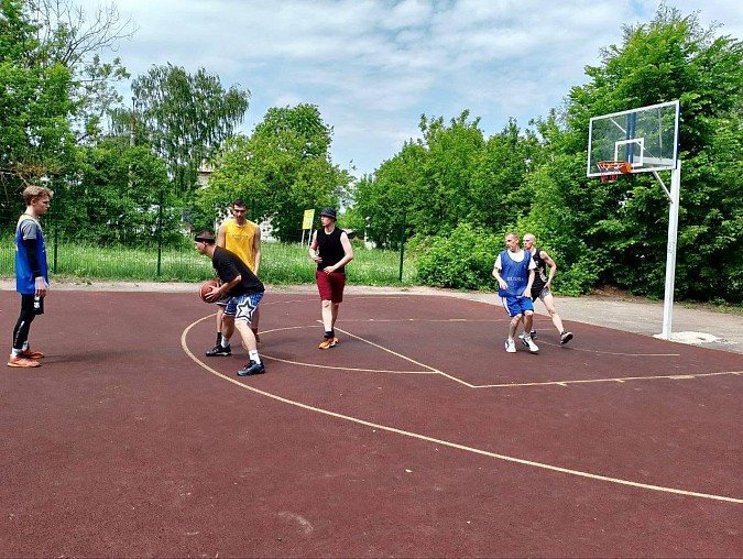 На новой площадке на ул.Костромской прошел дружеский турнир по баскетболу фото 3