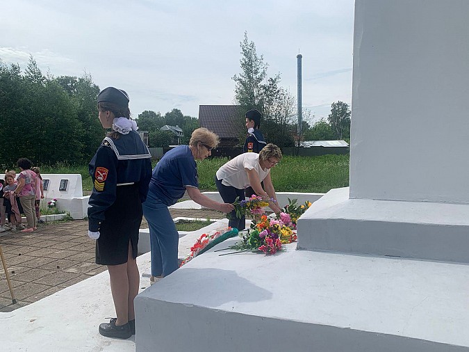 Учащиеся и педагоги школы №1 почтили память павших в годы Великой Отечественной войне фото 5