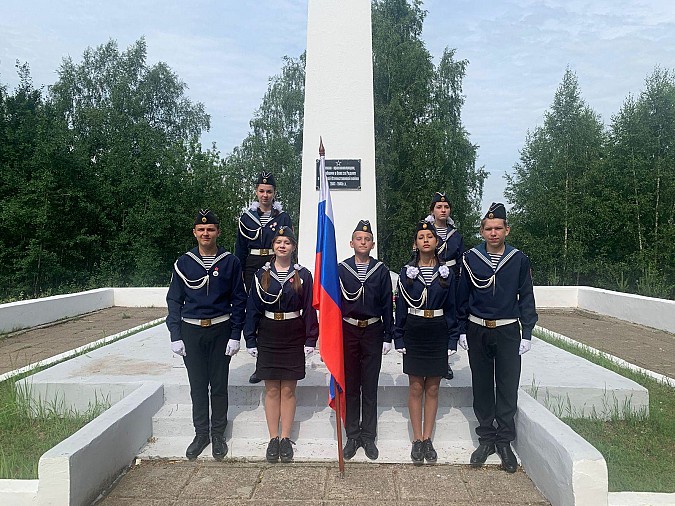 Учащиеся и педагоги школы №1 почтили память павших в годы Великой Отечественной войне фото 6