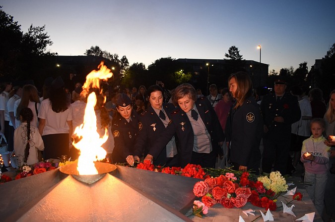 В Кинешме зажгли свечи в память о погибших в годы Великой Отечественной войны фото 16