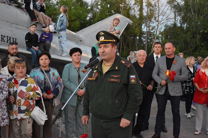В Кинешме зажгли свечи в память о погибших в годы Великой Отечественной войны фото 20