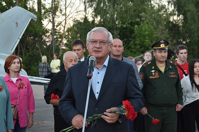 В Кинешме зажгли свечи в память о погибших в годы Великой Отечественной войны фото 14