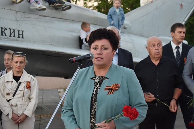 В Кинешме зажгли свечи в память о погибших в годы Великой Отечественной войны фото 15