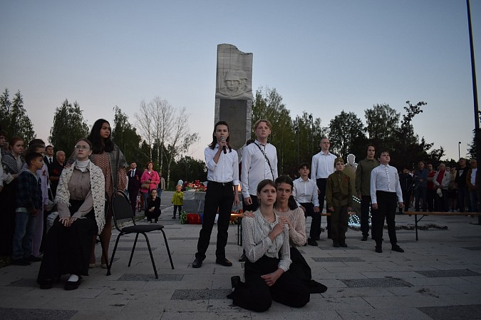 В Кинешме зажгли свечи в память о погибших в годы Великой Отечественной войны фото 21