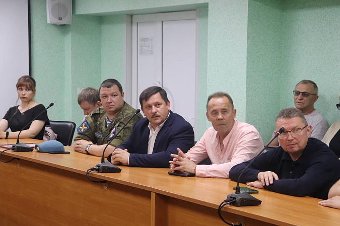 Кинешму по приглашению «Союза десантников» посетил сенатор РФ Валерий Васильев фото 8