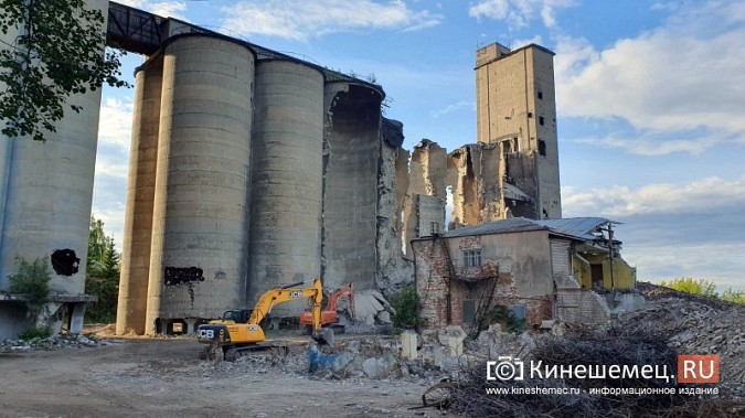 Кинешемский Стоунхендж: продолжается снос элеватора на берегу Волги фото 5