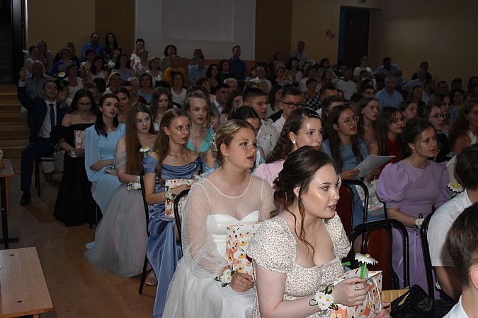 В Кинешме чествовали выпускников - медалистов 2024 года фото 69