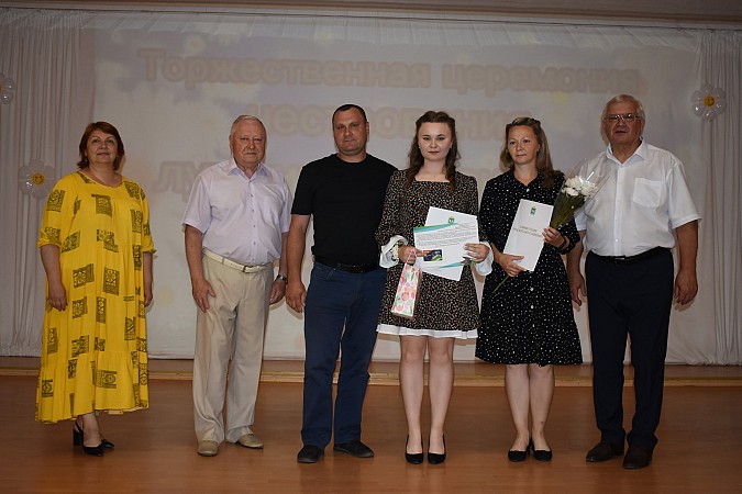 В Кинешме чествовали выпускников - медалистов 2024 года фото 67