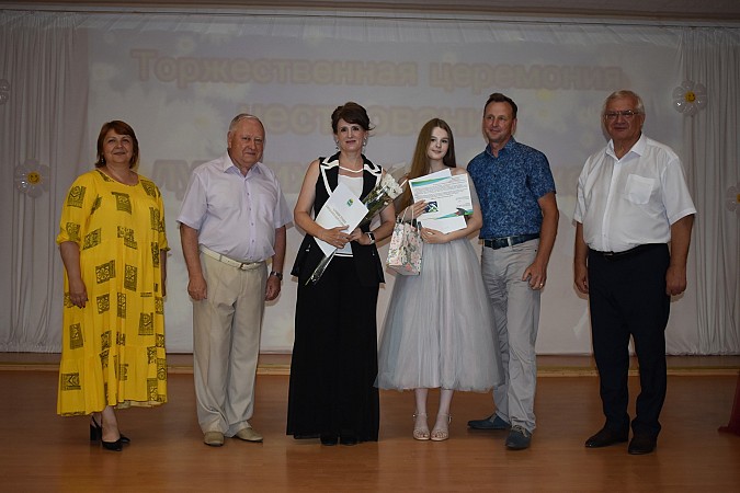 В Кинешме чествовали выпускников - медалистов 2024 года фото 50