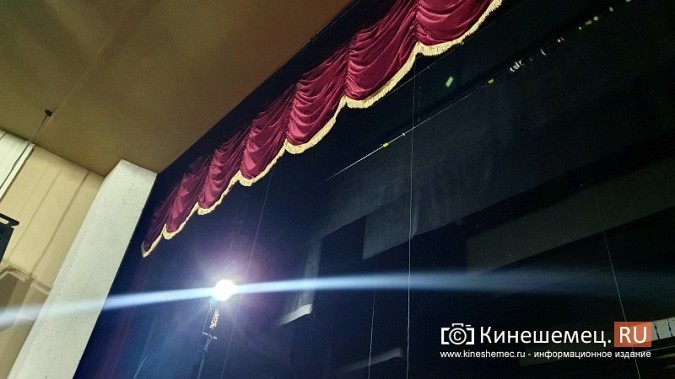 Занавес из испанского бархата и новое оборудование: Кинешемский театр готовится к сезону фото 15