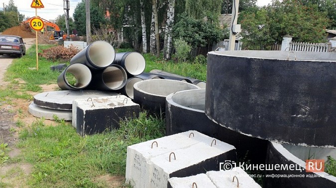 На ул.Декабристов меняют часть коллектора, стоки из которого заливали дома фото 11