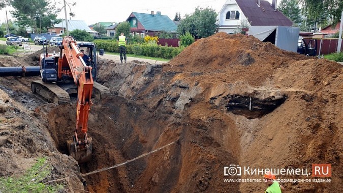 На ул.Декабристов меняют часть коллектора, стоки из которого заливали дома фото 21