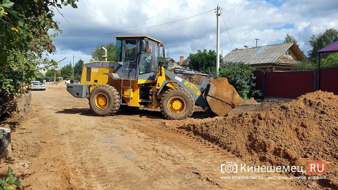 На ул.Декабристов меняют часть коллектора, стоки из которого заливали дома фото 14