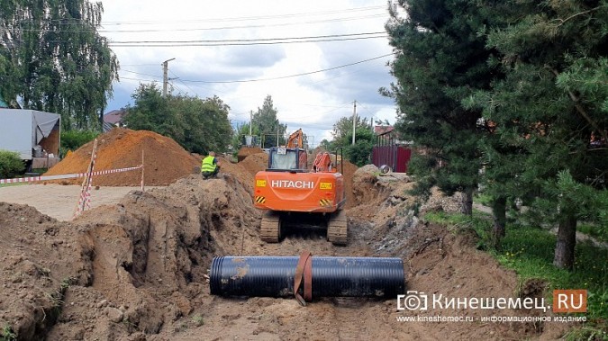 На ул.Декабристов меняют часть коллектора, стоки из которого заливали дома фото 9