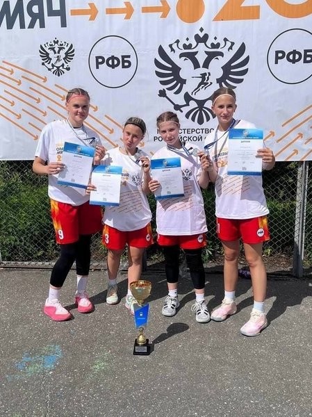 Кинешемские «Гламурные енотики» выиграли турнир «Оранжевый мяч» в Иванове фото 2