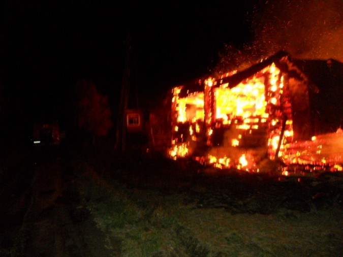 В Ивановской области сгорел деревянный дом фото 2