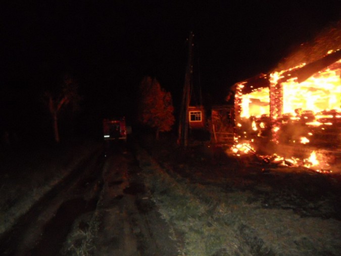 В Ивановской области сгорел деревянный дом фото 3