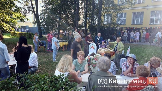 Сотни кинешемцев и гостей города посетили фестиваль «Кинешма купеческая» фото 25