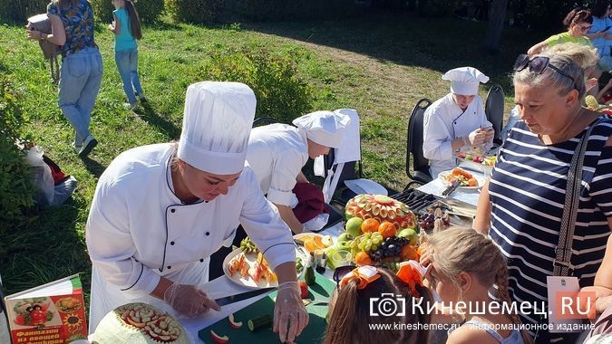 Сотни кинешемцев и гостей города посетили фестиваль «Кинешма купеческая» фото 24