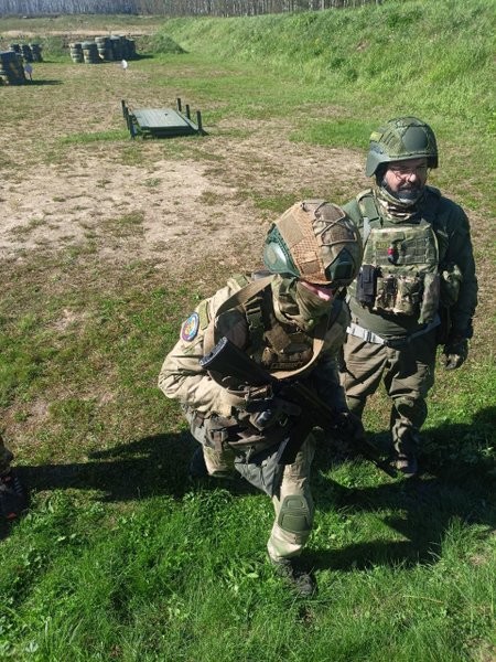 Воспитанники клуба «Ратник» постреляли из АК-74 и пулемета ПКМ на полигоне академии РХБЗ фото 5