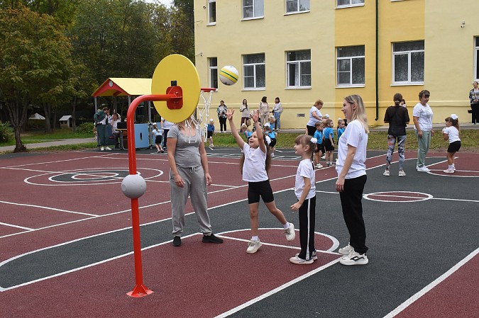 В детском саду №32 открылась современная спортивная игровая площадка фото 3