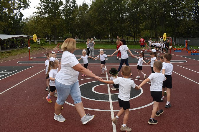 В детском саду №32 открылась современная спортивная игровая площадка фото 4