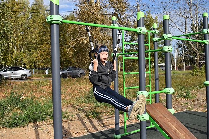 На ул.Гагарина завершено строительство площадки для занятий воркаутом фото 7