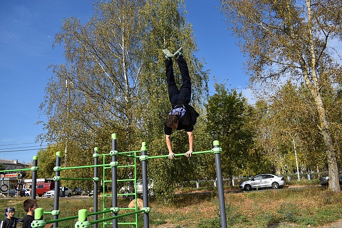 На ул.Гагарина завершено строительство площадки для занятий воркаутом фото 8