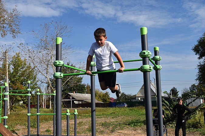 На ул.Гагарина завершено строительство площадки для занятий воркаутом фото 9