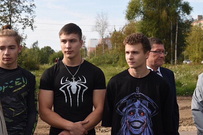 На ул.Гагарина завершено строительство площадки для занятий воркаутом фото 14