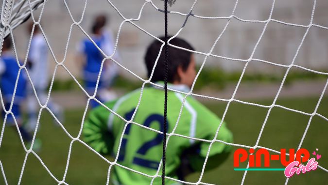 Главные трансферы футбольного сезона 2024: Кто куда перешел и как это изменит игру фото 3