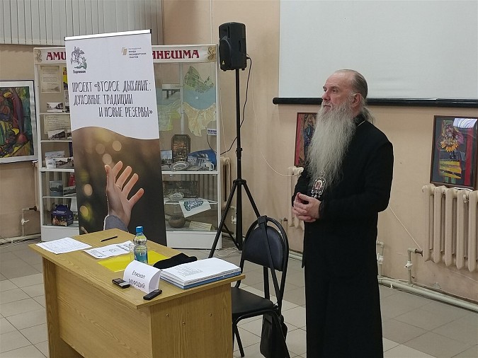 В Кинешме состоялась встреча с епископом Мефодием по проблемам алкоголизма и наркомании фото 2