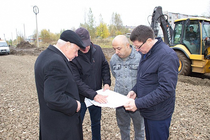 На улице Менделеева продолжается ремонт дороги фото 6