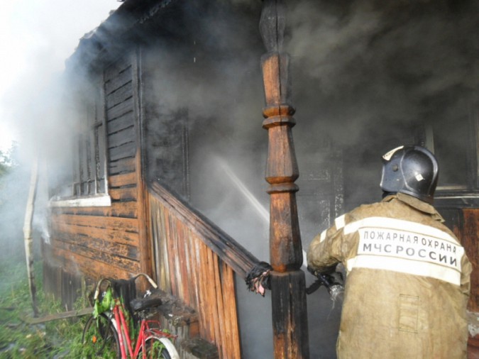 Огнеборцы в Ивановской области спасли 47-летнюю женщину фото 3
