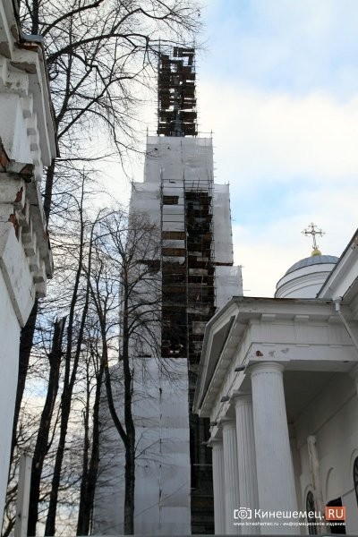 Реставраторы колокольни Успенского собора продолжают кропотливо удалять фасадный слой фото 5