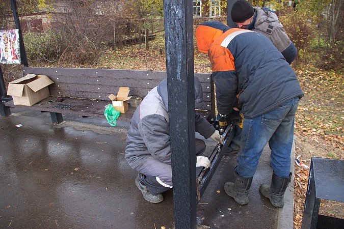 В Кинешме заменят 33 стекла, разбитых вандалами на новых остановочных павильонах фото 4