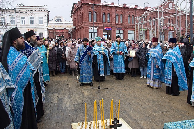 В Кинешме прошел крестный ход в честь праздника иконы Божией матери «Казанская» фото 8