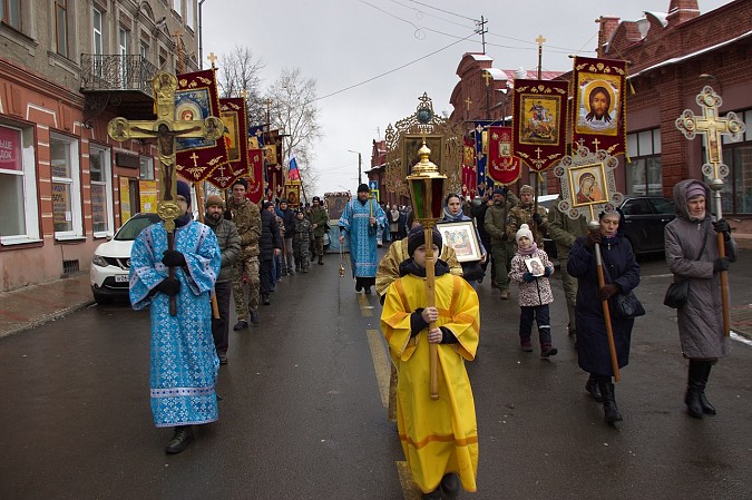 В Кинешме прошел крестный ход в честь праздника иконы Божией матери «Казанская» фото 3