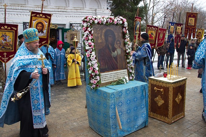 В Кинешме прошел крестный ход в честь праздника иконы Божией матери «Казанская» фото 6
