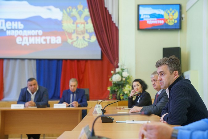 Станислав Воскресенский встретился с представителями диаспор фото 4