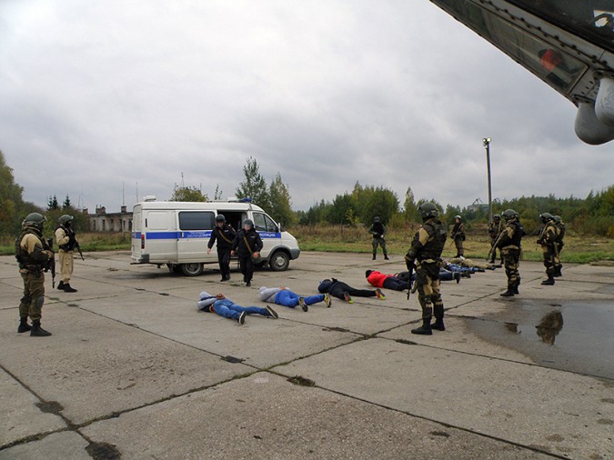 Террористы захватили заложников в Иванове фото 6