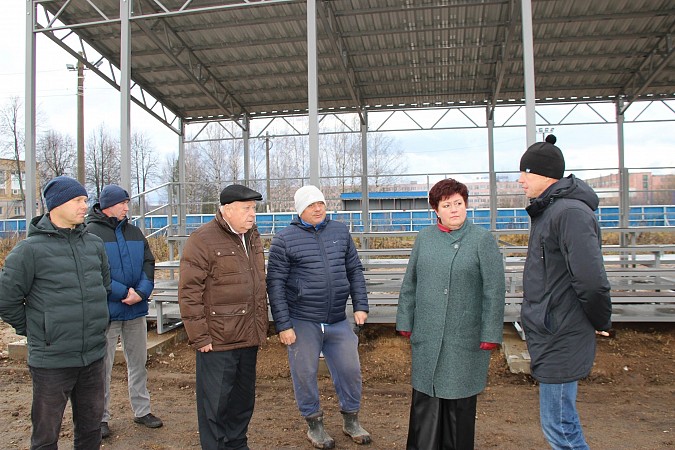 На стадионе спортивной школы «Арена» установили новые трибуны фото 3