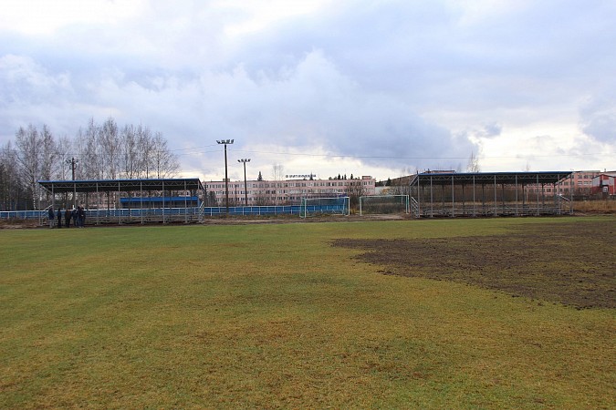 На стадионе спортивной школы «Арена» установили новые трибуны фото 5