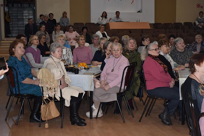 В Кинешме чествовали ветеранов педагогического труда фото 5